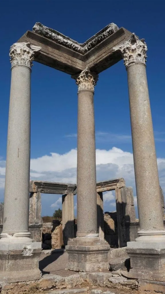 Antalya Hair Transplant Tourism: A Comprehensive Guide to Seasons and Top Attractions 5 Perge Ancient City